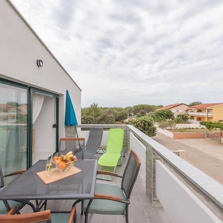 Windrose Apartments Vir Eksteriør billede