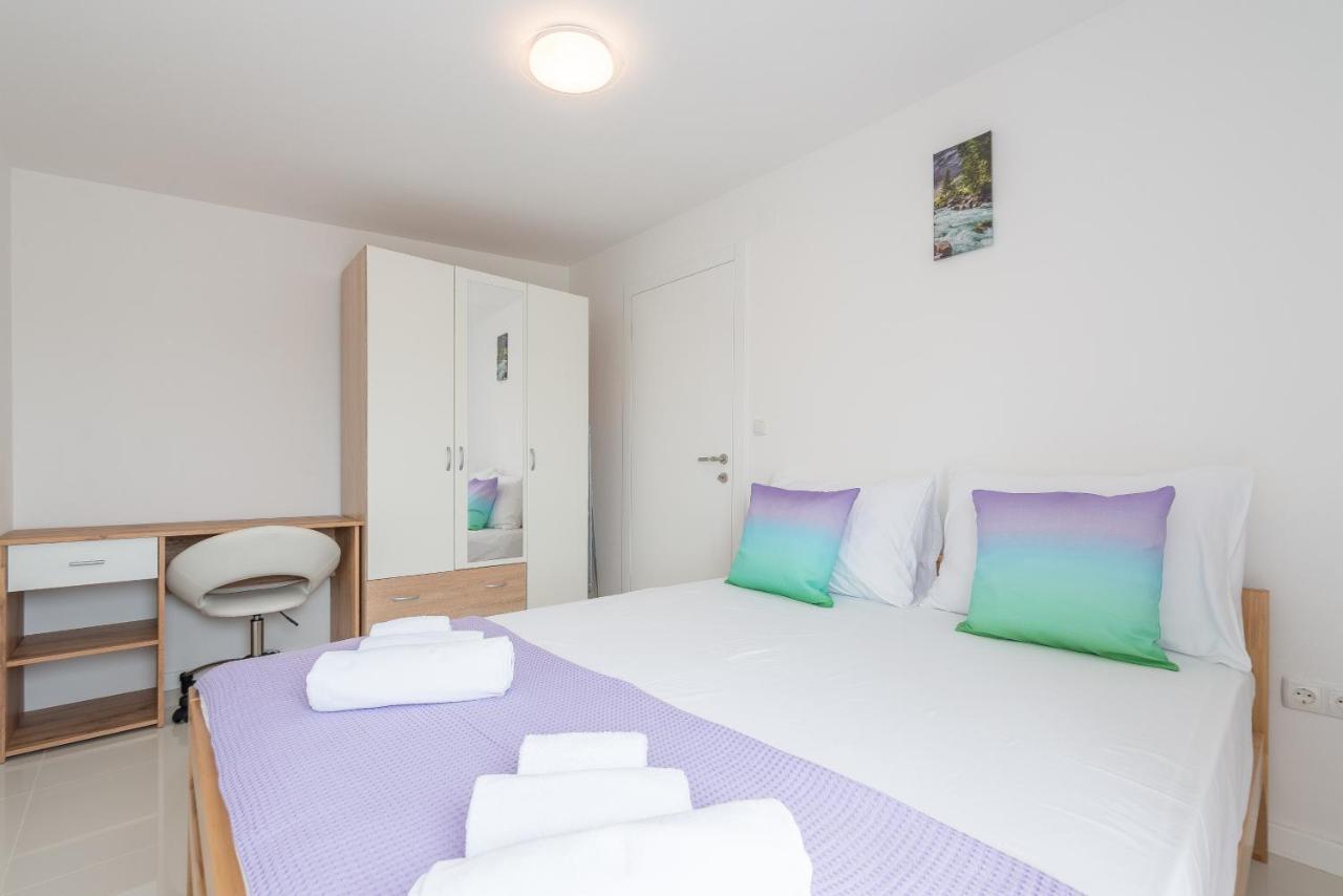Windrose Apartments Vir Eksteriør billede
