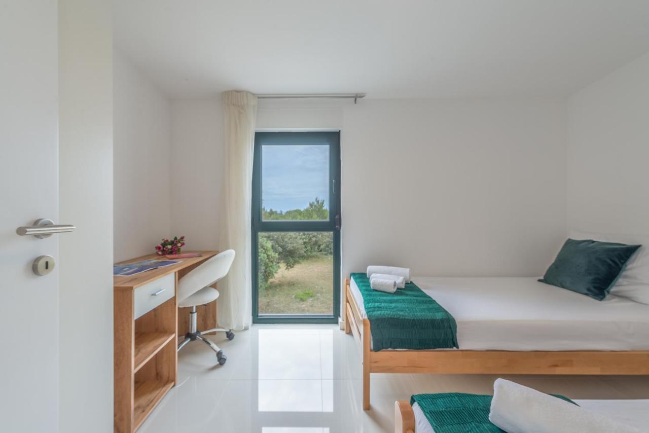 Windrose Apartments Vir Eksteriør billede